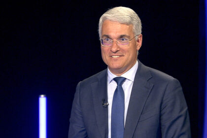 dragos pislaru ironizeaza depunerea in parlament a unei motiuni simple care il vizeaza o mare bucurie pentru mine 69a856dd1519c