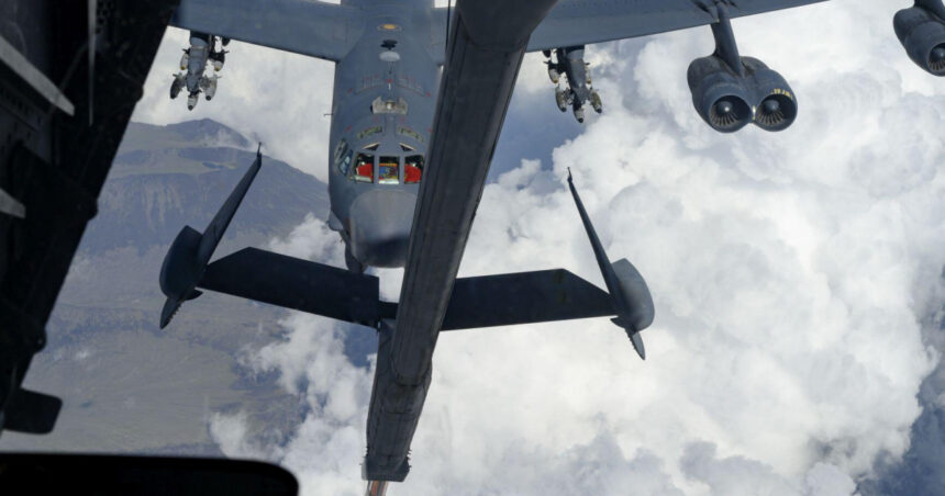 dupa b 1 si b 2 sua au aruncat in lupta si b 52h stratofortress cum arata un atac pe distante llungi de manual al us air force 69a9111a46a1a