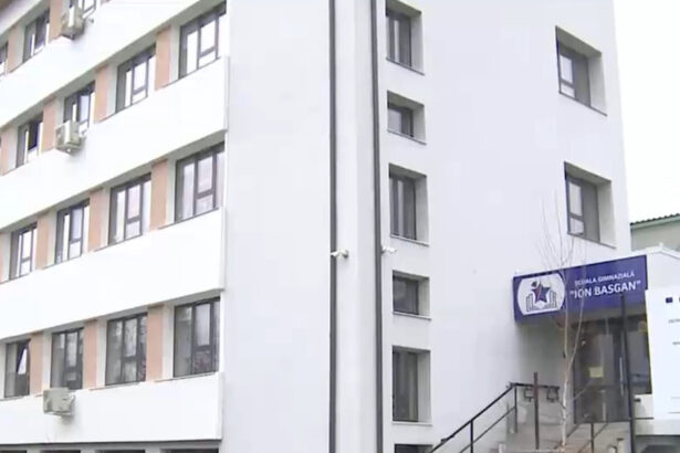 eforturi pentru aducerea acasa a celor 28 de elevi blocati in dubai tatal unui copil nici nu avem ce face daca ne credeti 69a69143ccf91