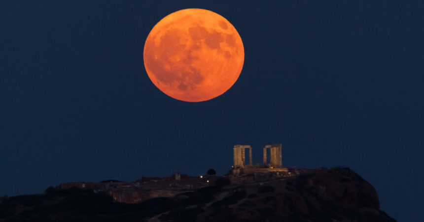 evenimente astronomice de neratat in aceasta primavara cand si cum poti vedea luna roz si luna albastra 69cb62a97ed39