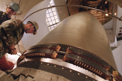 exclusiv diferenta dintre umbrela nucleara a nato si cea franceza propusa de macron comandorul r mateiu explica de ce a aparut neincrederea 69ab23f61039b