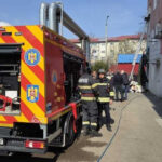explozie urmata de incendiu intr un bloc din bacau doi raniti si 22 de persoane evacuate 69c3c37be12b5