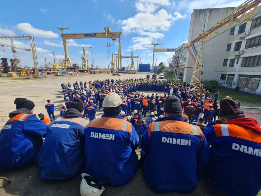 foto a noua zi de protest la damen shipyards mangalia sa au fost atat de multe zile negre ca oamenii nu mai au nici de unde sa se imprumute 69cbc6af3a8ed