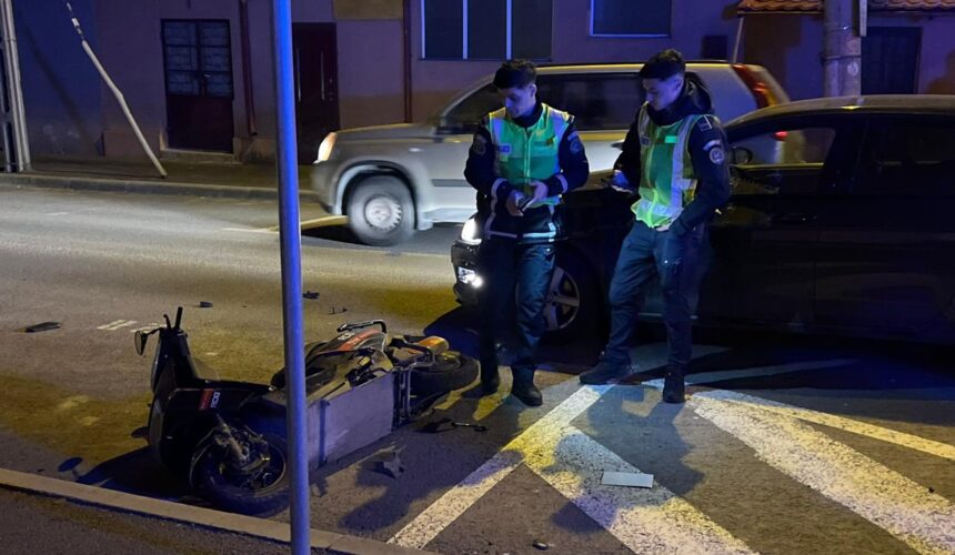 foto accident la intersectia strazilor andrei muresanu cu steagului din constanta un scuter a fost izbit de un autoturism 69a9bb7a3129b