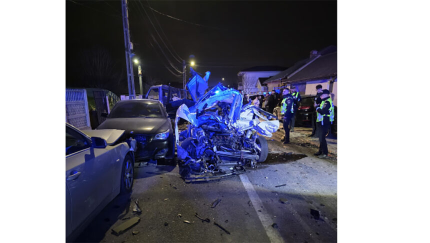 foto accident rutier la ovidiu sunt doua victime autoturismul in care se aflau s a facut praf 69be23d30de4c