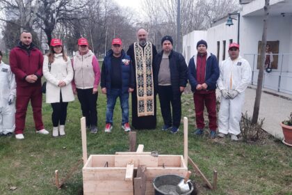 foto asociatia suflete deschise a pus piatra de temelie a unui monument in parcul garii zece troite ctitorite in judetul constanta 69be8641ef61a