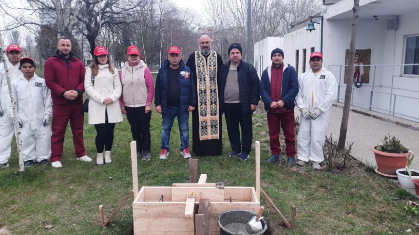 foto asociatia suflete deschise a pus piatra de temelie a unui monument in parcul garii zece troite ctitorite in judetul constanta 69be8641ef61a