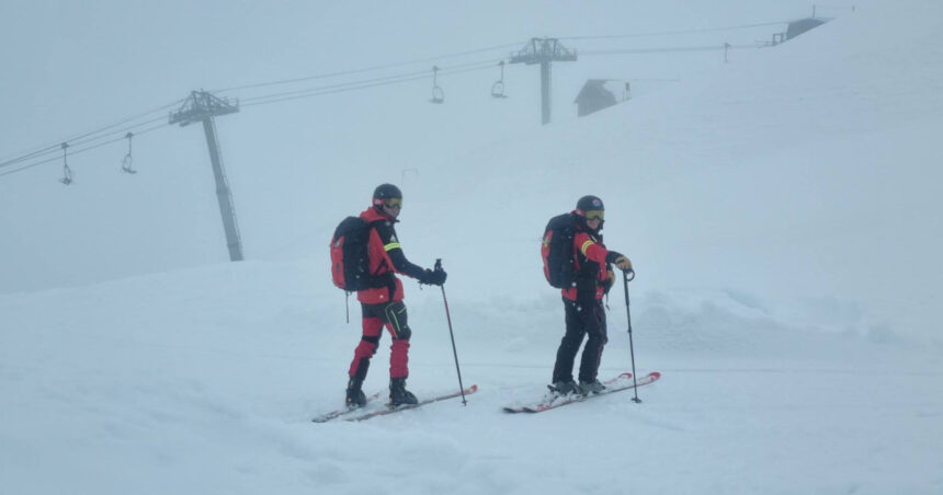 foto avertisment pentru turisti la sinaia zapada ortopedica de categoria i temperaturi ridicate si vizibilitate redusa pe munte 69cc2e9407fbd