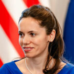 foto cu cine s a intalnit mirabela gradinaru in sua partenera lui nicusor dan s a fotografiat alaturi de primele doamne din mai multe tari 69c4be4f4f52d