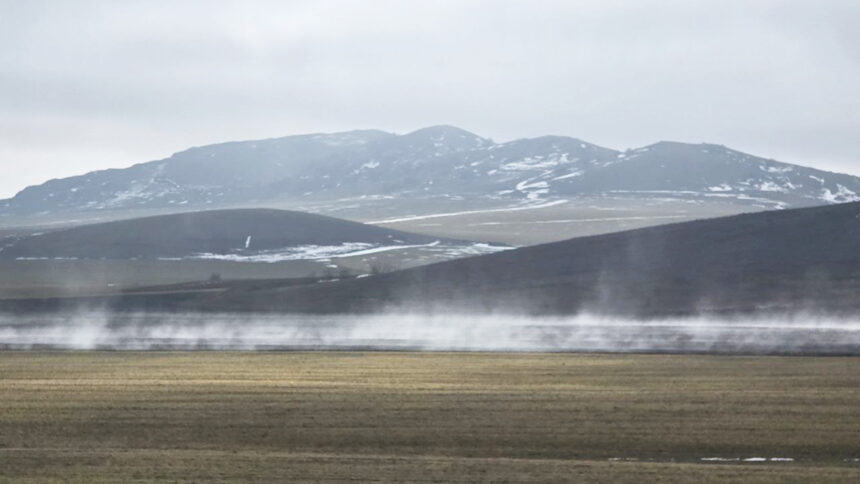 foto fenomen interesant pe campurile din dobrogea pamantul pare ca fierbe la suprafata 69a4284413694