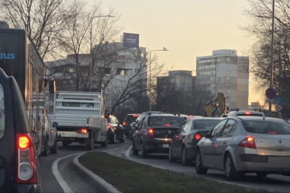foto jale in trafic in zona telegondolei din mamaia se circula bara la bara pana la trecerea de pietoni de la campus 69a714fa3d185