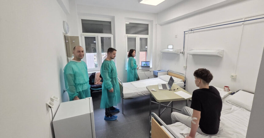 foto un elev de 14 ani a participat la olimpiada nationala de informatica chiar de pe patul din spital a trebuit 69c15fc4ec814