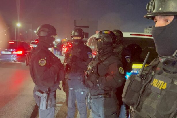 foto video razii de amploare la constanta agigea si cumpana un tanar de 19 ani prins cu arma la pacanele 69b699954c338