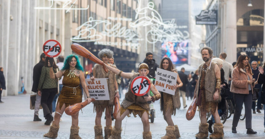 galerie foto blanurile apartin epocii de piatra peta si alte organizatii cer o saptamana a modei la milano fara cruzime fata de animale 69a582ce5dfd0
