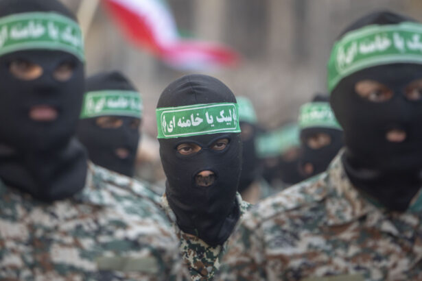 gardienii revolutiei din iran il ameninta pe benjamin netanyahu vom continua sa l vanam si sa l ucidem 69b67be12c7ff