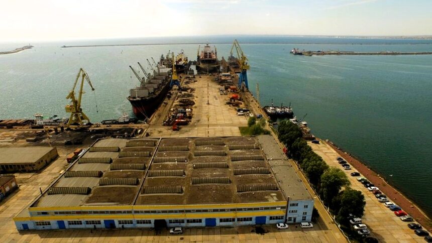 interventie de amploare un remorcher s a scufundat in portul midia ar exista persoane decedate 69ba63a31cc4f