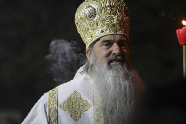 ips teodosie urmeaza sa fie dat afara din vila de la malul marii din cauza unui decret semnat de ceausescu 69a59eb90ba60