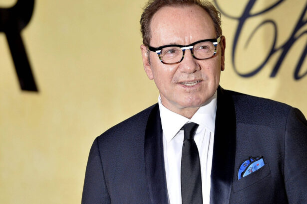 kevin spacey a ajuns la o intelegere cu trei barbati care il acuzau de agresiuni sexuale si evita astfel un nou proces 69be31023de46