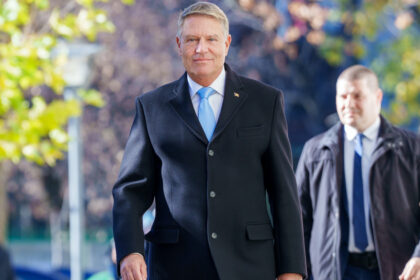 klaus iohannis impreuna cu sotia la slujba de florii la sibiu mesajul transmis de fostul presedinte 69c92218f0228
