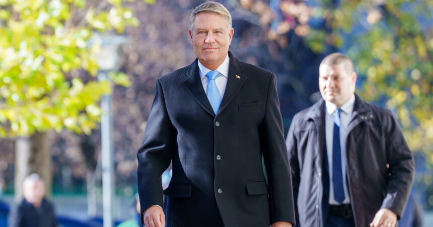 klaus iohannis impreuna cu sotia la slujba de florii la sibiu mesajul transmis de fostul presedinte 69c92218f0228