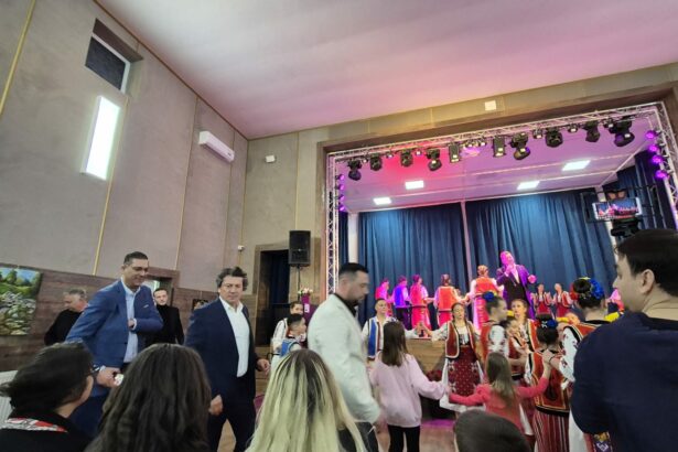 misiune grea pentru liderii psd constanta fac turul petrecerilor organizate de colege si colegi in timp ce se pregatesc pentru alegerile interne 69ab4fa591898