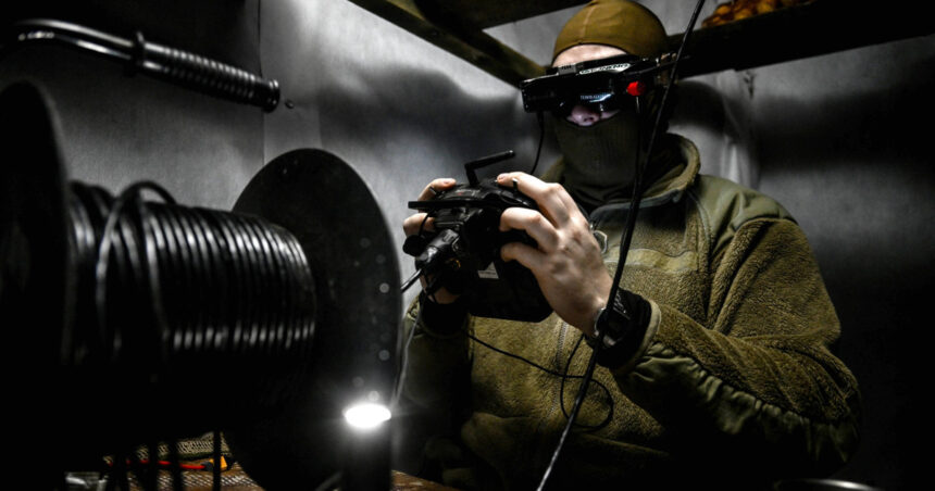 momentul in care o drona ucraineana loveste locomotiva unui tren care transporta provizii pentru armata rusa 69c81df7f0ff4