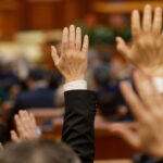 mult dupa miezul noptii parlamentarii au votat sa dea bani de la buget pentru o asociatie anti avort nu am stiut ce votam 69bd287552cd8