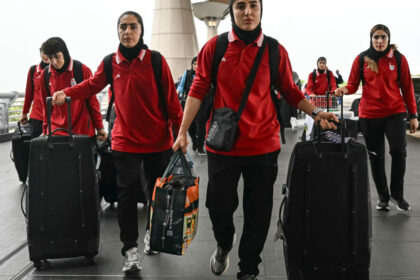 nationala feminina de fotbal a iranului s a intors in tara cate dintre ele au decis pana la urma sa ramana in australia 69baba34d9448