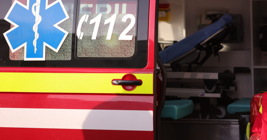 o adolescenta a ajuns la spital dupa ce a cazut dintr un autocar in mers pe un drum din bistrita nasaud 69ca53f408586