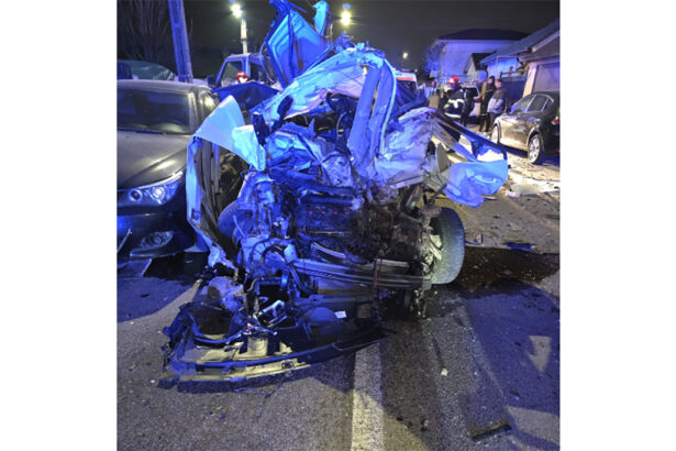 oficial cum s a produs accidentul de azi noapte din ovidiu un autoturism a acrosat sapte masini soferul si un minor la spital 69be51a0a6469