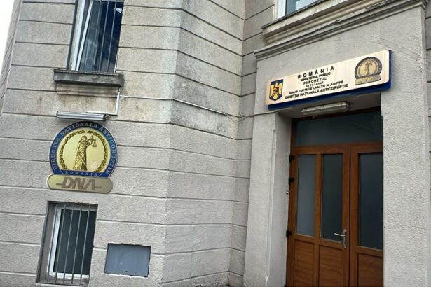 oficial de la dna despre sefii vamii care luau mita in portul constanta 69aac2f2555cc