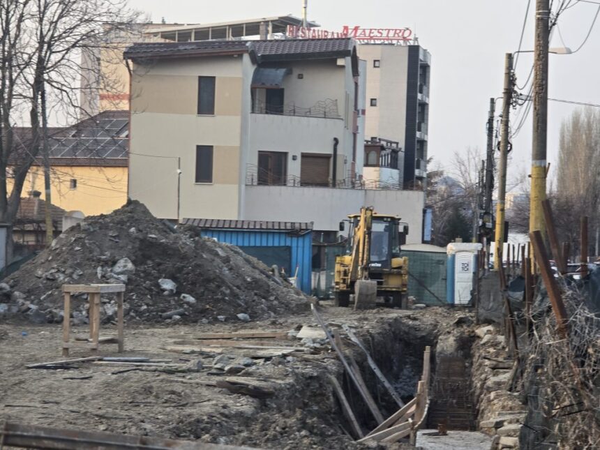 panait de la alpha builders s a apucat de treaba pe terenul unde primaria visa o parcare se ridica un bloc 69af55ac28148