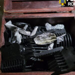 perchezitii la presupusi traficanti de droguri de mare risc foloseau doua fete de 13 si 15 ani pentru distributie 69cbba8fcc3d4