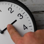 peste jumatate dintre romani vor sa pastram si ora de vara si ora de iarna sondaj 69ca4d2af039e