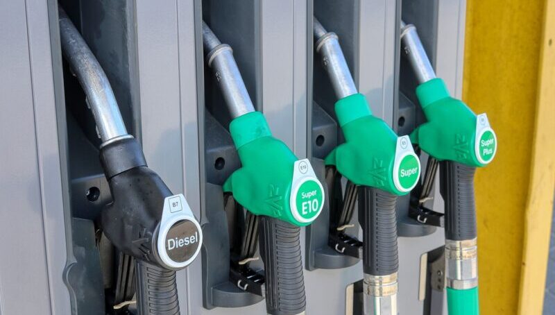 pretul carburantilor poate sari de 10 lei la pompa avertismentul specialistilor dupa declansarea razboiului din iranului 69a4211f7c8f1