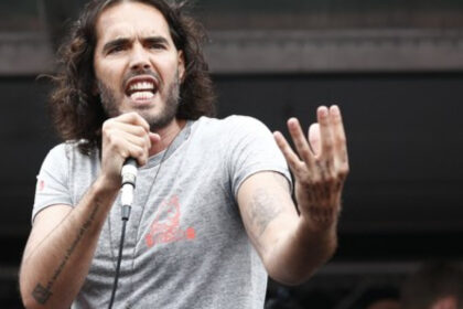 procesul in care actorul britanic russel brand e acuzat de viol amanat pana la toamna 69cae97608ab4