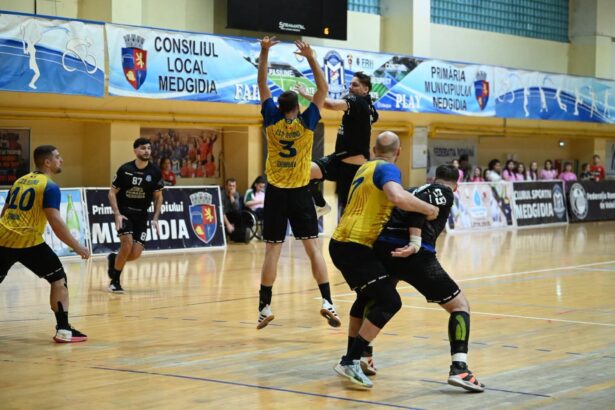revenire de senzatie si punct imens pentru handbalistii de la cs medgidia 69ad354fcfb25