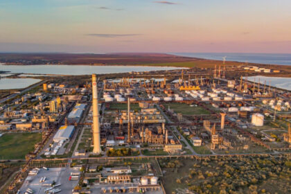 reviziile la petromidia si vega s au finalizat cu succes rafinariile vor reveni la capacitatea optima in urmatoarele zile 69c689a54a119