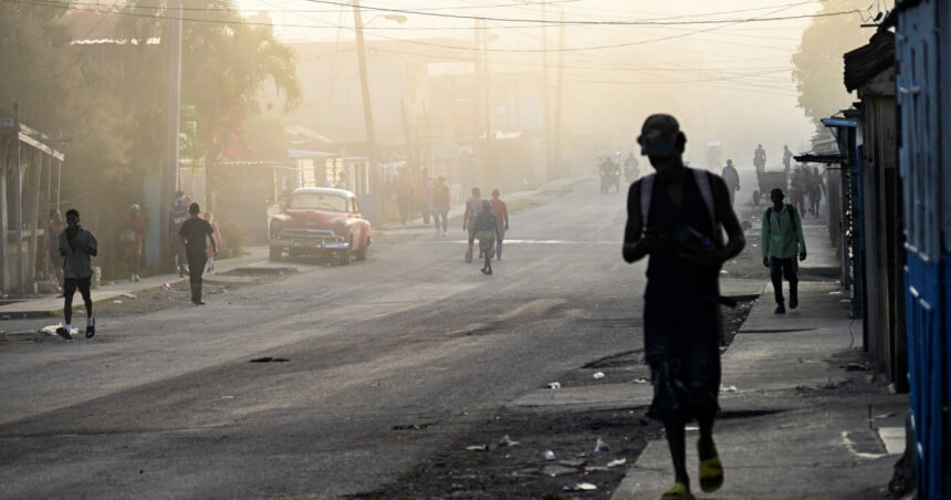 revolta intr un orasel din cuba protestatari au atacat un birou al partidului comunist motivul care enerveaza tot mai multi cubanezi 69b5b37eb52dd