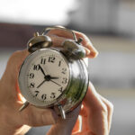 romania trece la ora de vara 2026 avertismentul medicilor privind efectele schimbarii asupra somnului 69c380b02b78d