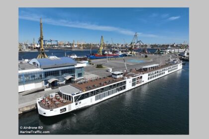 s a deschis sezonul croazierelor in portul constanta peste 170 de turisti din sua canada australia si alte tari au ajuns pe faleza cazinoului 69c7cea9eb555