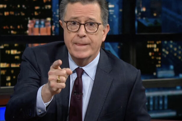 saga stapanul inelelor va avea un nou film scenariul va fi scris de vedeta tv americana stephen colbert fan al lui tolkien 69cae01b33638