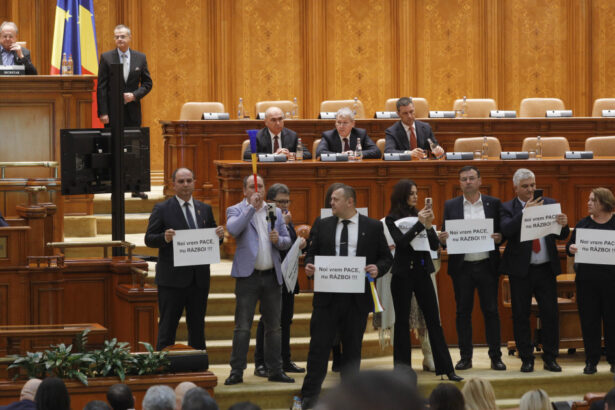 sanctiunea primita de trei parlamentari pentru scandalul facut la dezbaterea din plen privind cererea sua 69b933f7784e2