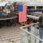 senatul sua aproba bani pentru departamentul pentru securitate interna ca sa rezolve criza din aeroporturi dar agentia ice e exclusa 69c6d700c58ac