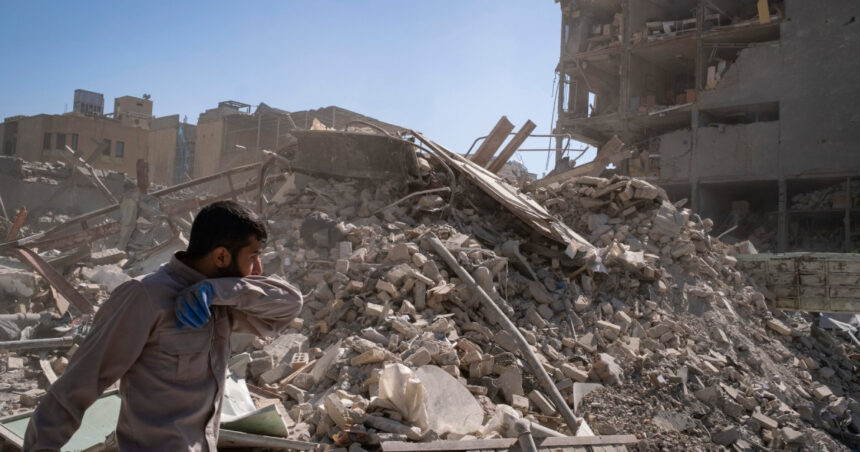 sfidare teama si speranta pe strazile din teheran autoritatile au avertizat cine iese in strada e considerat agent israelian 69a7d835a9d22