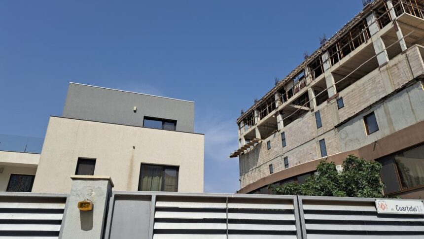 si a construit o terasa in curte fara autorizatie de la primarie iar acum este obligat prin instanta sa o demoleze 69c47113e607d