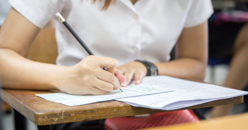 sindicalistii din educatie vorbesc de constrangeri pentru organizarea evaluarii nationale si indeamna la boicotarea simularii bacului 69bac4bee2c8c