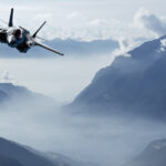 sua si canada ridica de la sol avioane de vanatoare pentru a monitoriza patrulele aeriene rusesti in apropiere de alaska 69a9495c93644