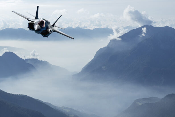 sua si canada ridica de la sol avioane de vanatoare pentru a monitoriza patrulele aeriene rusesti in apropiere de alaska 69a9495c93644