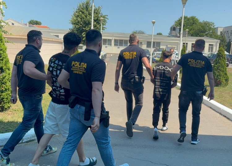 surse judiciare indivizii care au spart de doua ori magazinul emag au tabarat pe o femeie de 94 de ani tot in aceeasi zona declaratia inculpatilor 69c5d7bb7715d